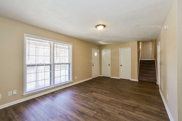 12003 Greenleaf Dr Se - Photo 6 of 13