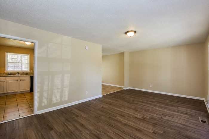 12003 Greenleaf Dr Se - Photo 7 of 13