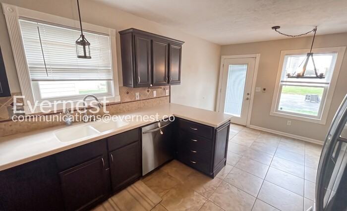 4759 Perlman St #17 - Photo 7 of 24