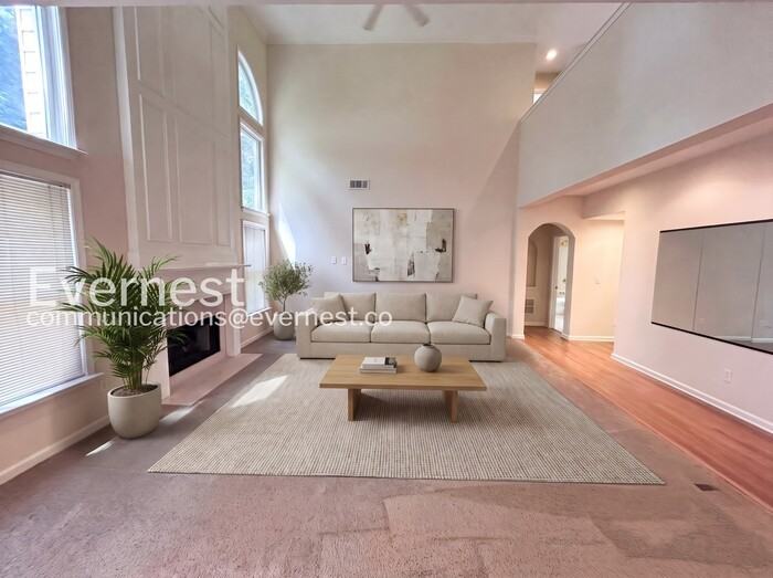 1095 Downyshire Dr - Photo 3 of 29