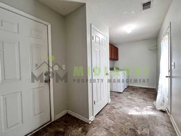 523 Whitewater Dr - Photo 3 of 50