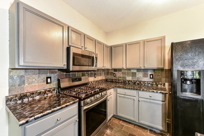 408 Parc River Blvd - Photo 5 of 15