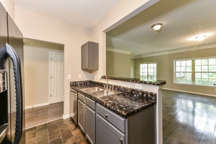 408 Parc River Blvd - Photo 6 of 15