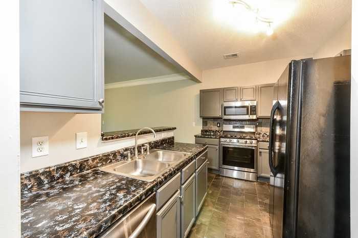 408 Parc River Blvd - Photo 7 of 15