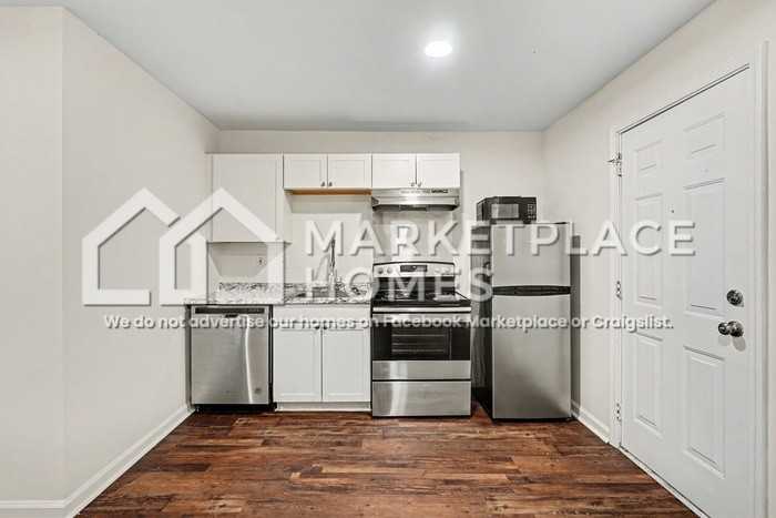 1226 Coronada Dr Unit B - Photo 6 of 17