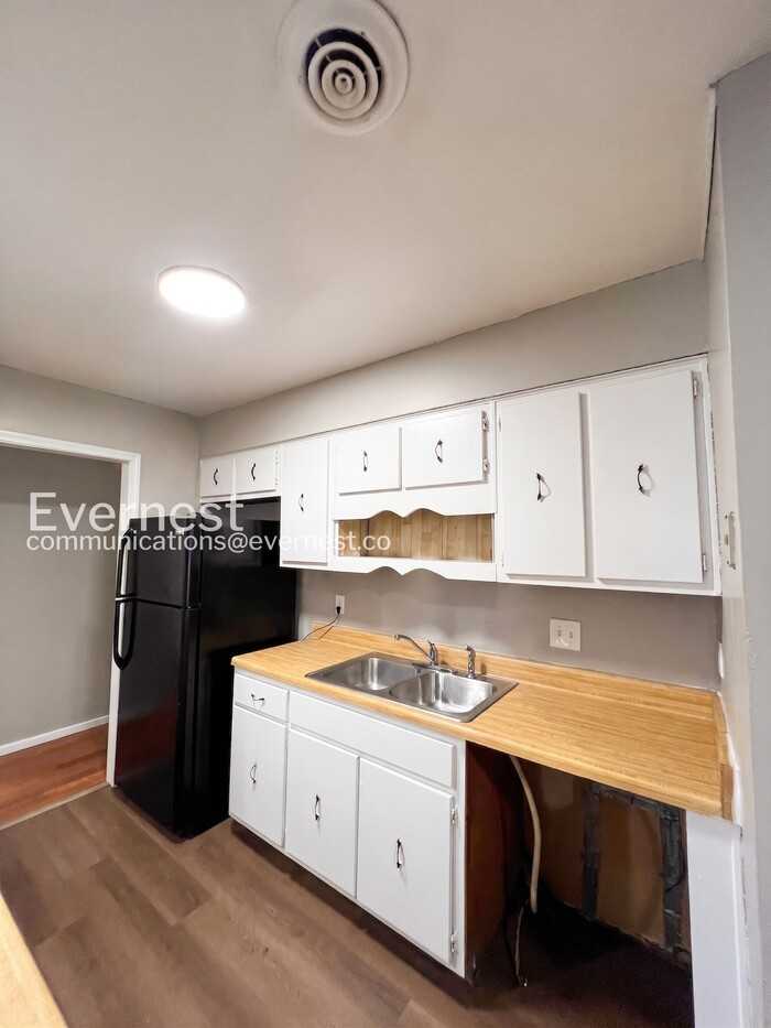5787 Northland Dr - Photo 6 of 23