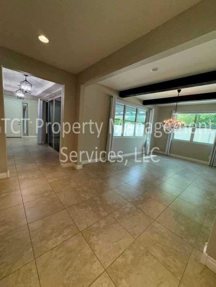 9736 E Theia Dr - Photo 4 of 34