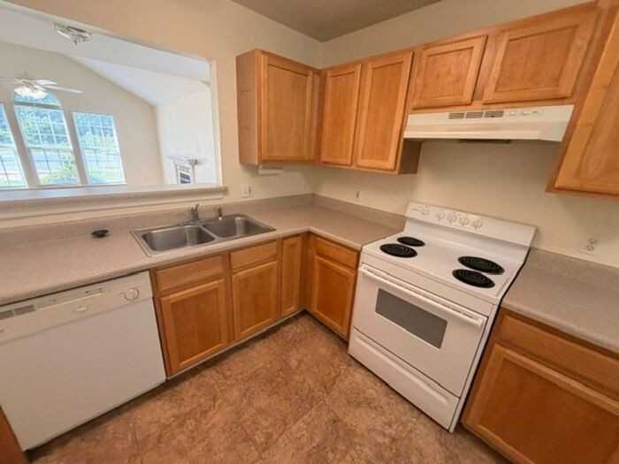 302 Ashley Ln - Photo 3 of 12