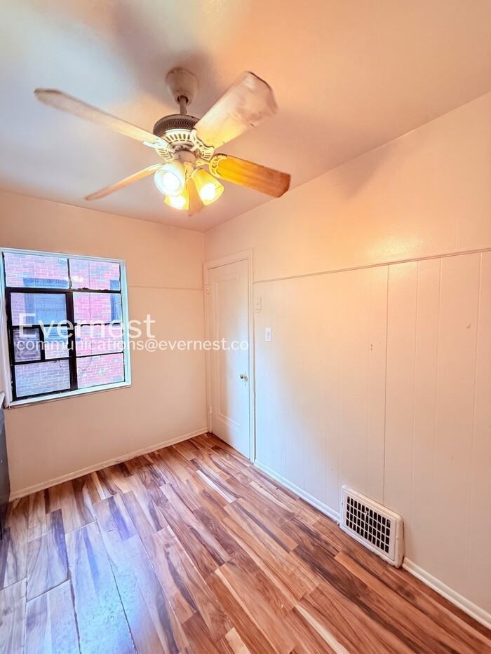 10314 Greensboro St - Photo 7 of 27
