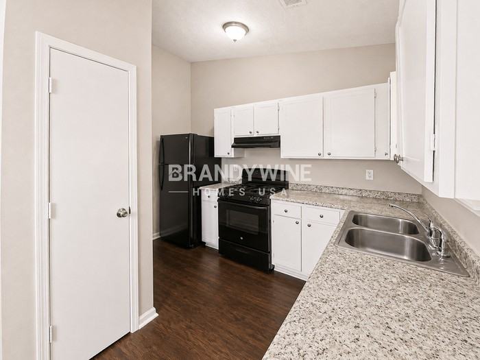 5196 Brough Ln - Photo 6 of 25