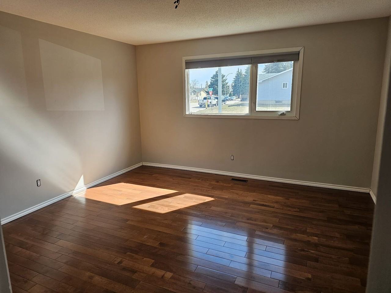 53 Dorchester Rd - Photo 3 of 14