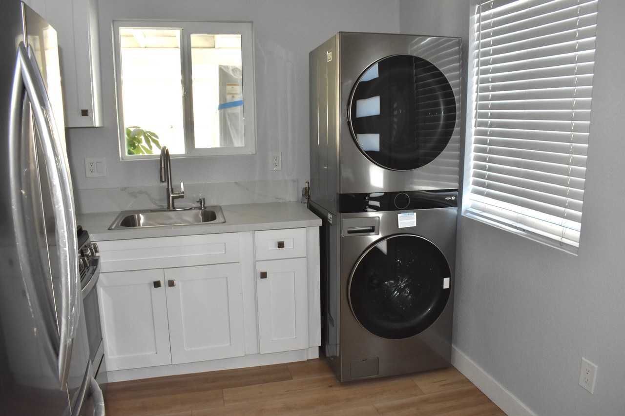 11659 Burke St #1 - Photo 2 of 14