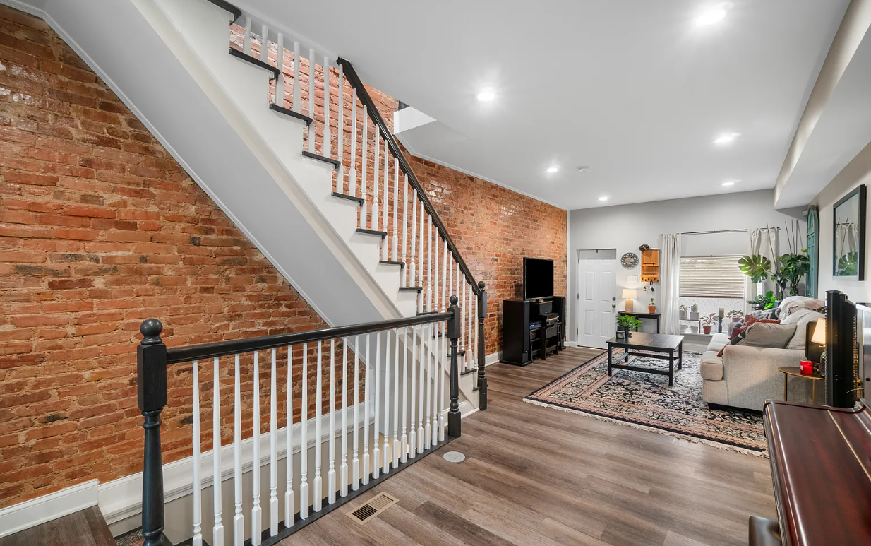 210 N Ellwood Ave - Photo 4 of 22
