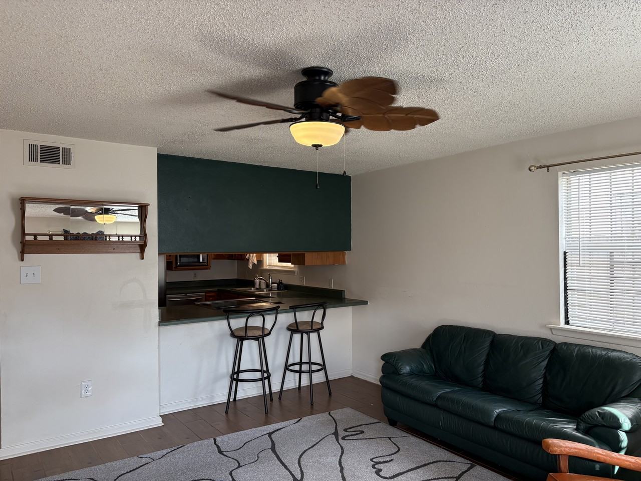 1827 8th St #1827 - Photo 4 of 11