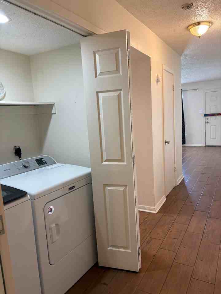1827 8th St #1827 - Photo 6 of 11