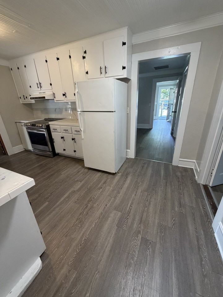 311 E 2nd St #NA - Photo 6 of 13