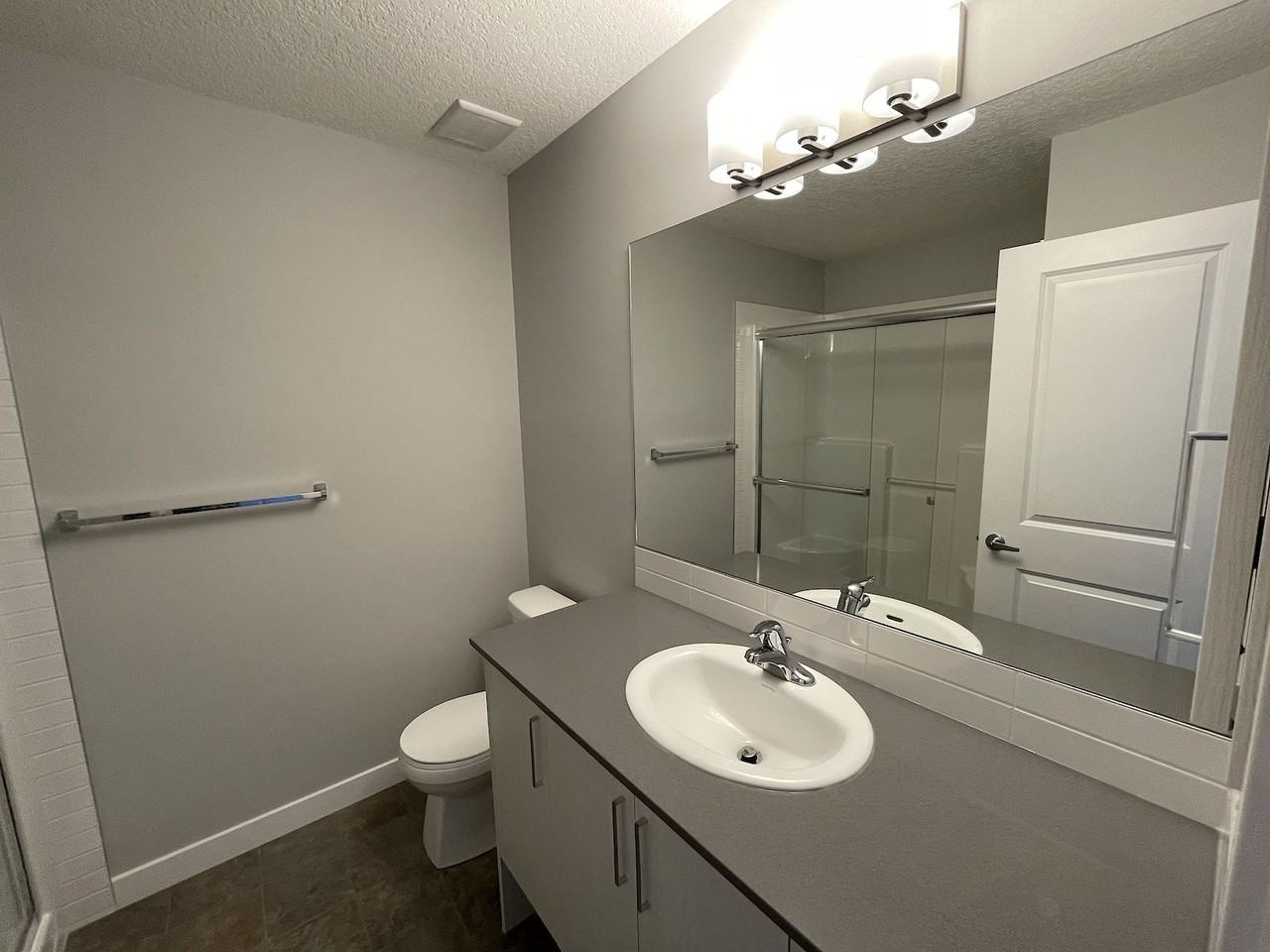 4103 Seton Dr Se - Photo 3 of 20