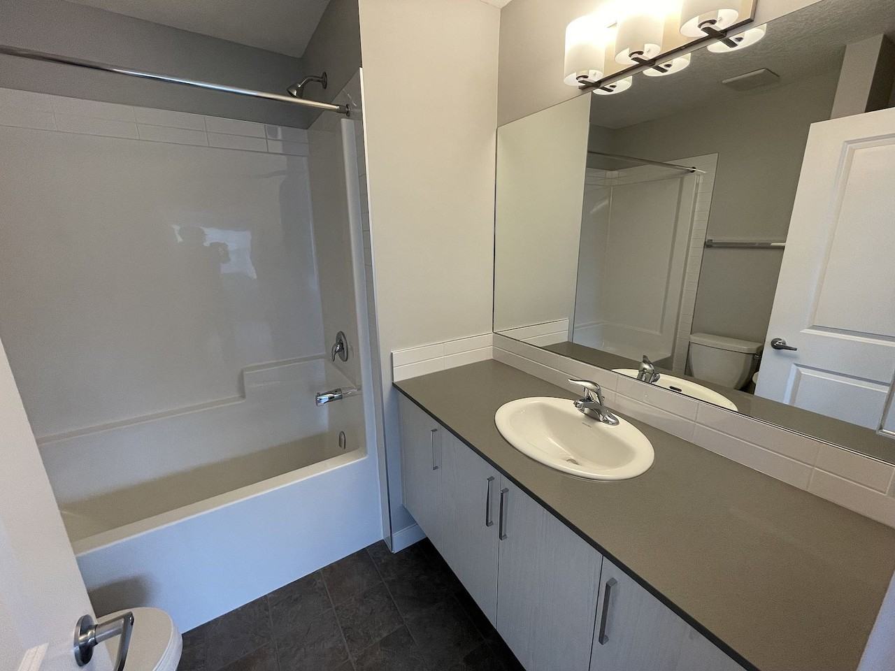 4103 Seton Dr Se - Photo 6 of 20
