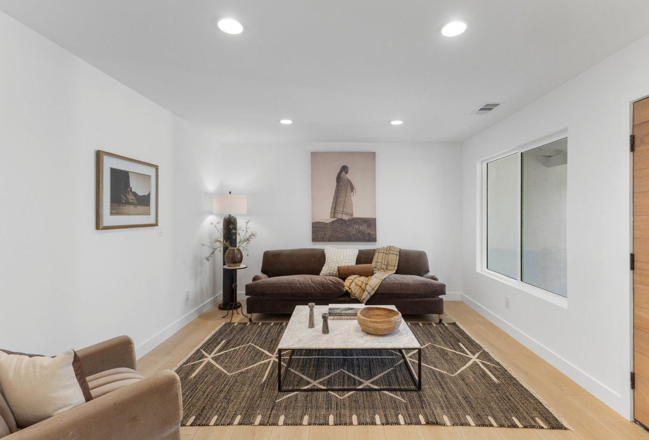 332 Trenton Way #NA - Photo 3 of 6