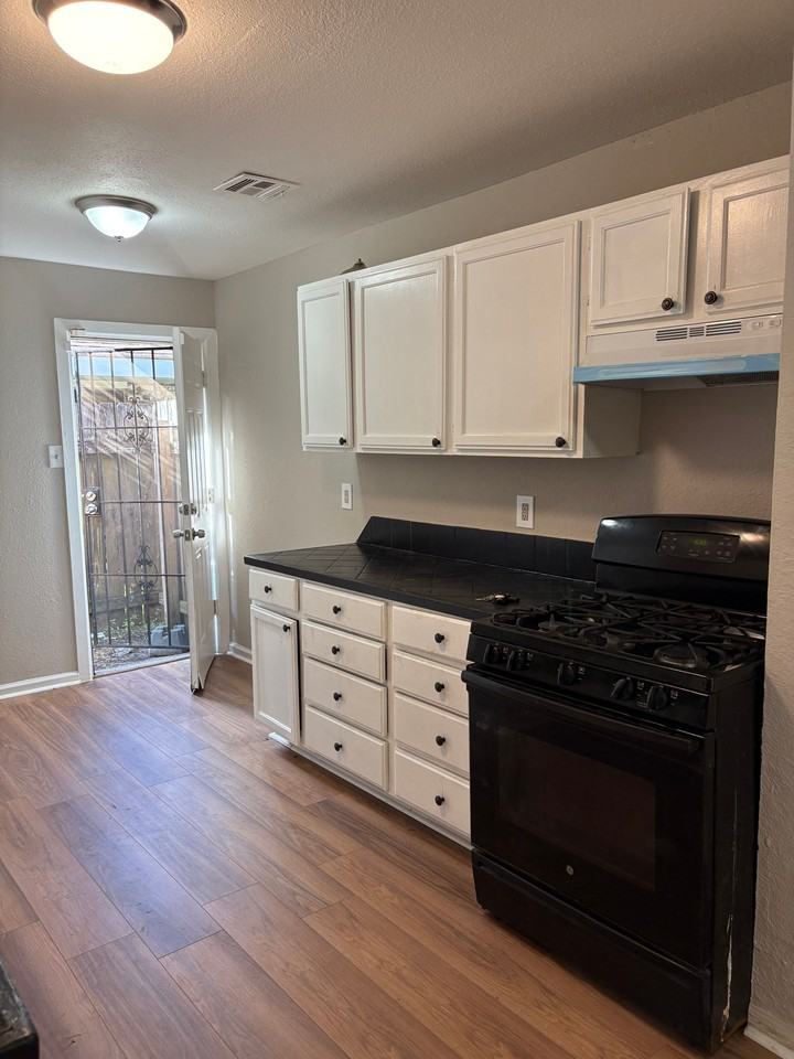 7719 Dorsett Dr #7719 - Photo 6 of 10