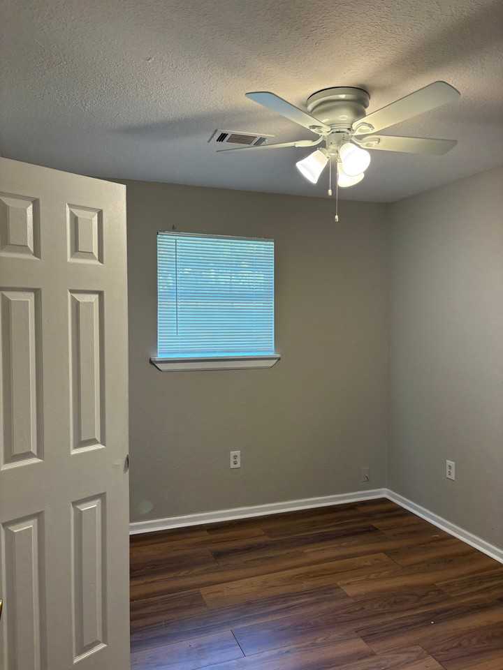 7719 Dorsett Dr #7719 - Photo 7 of 10