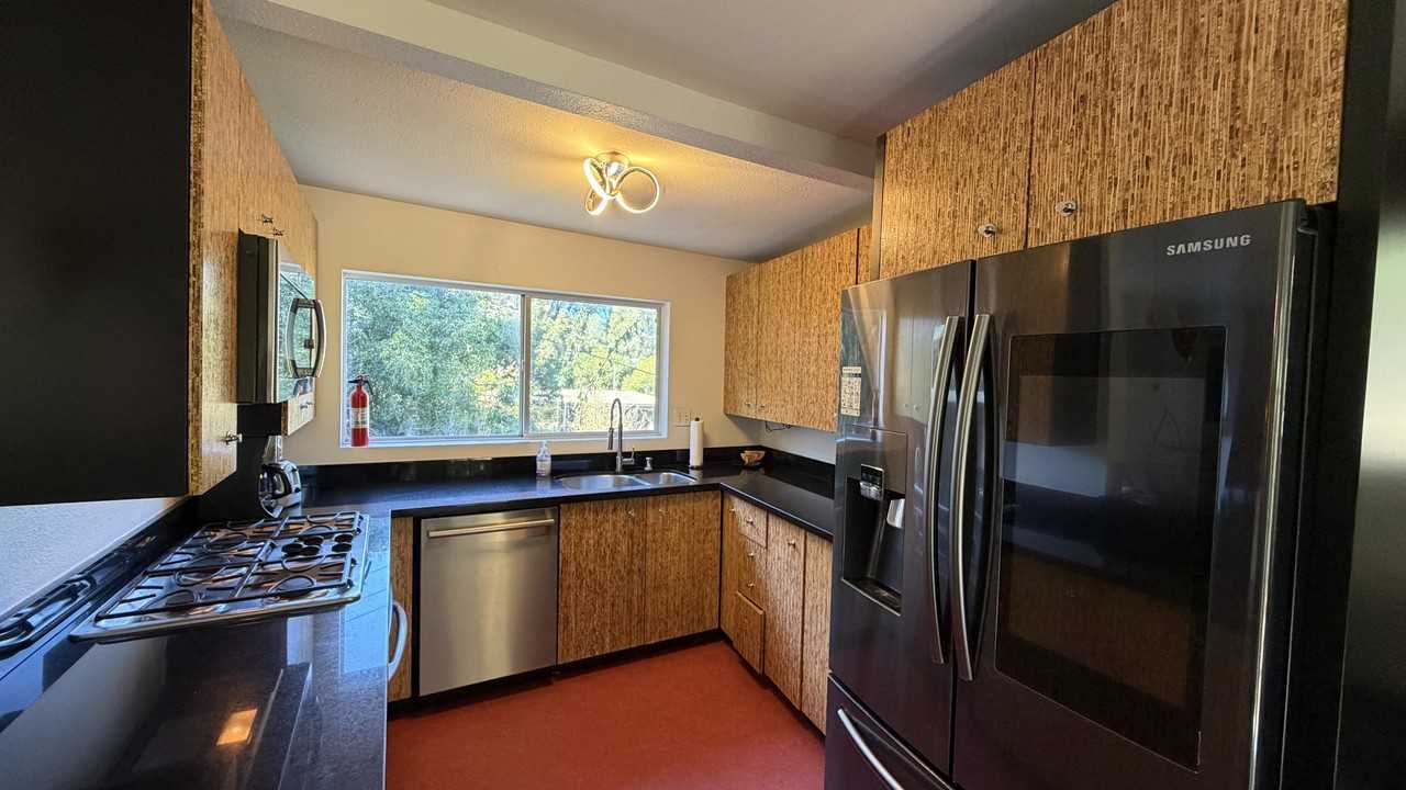 637 S Crescent Ct #NA - Photo 2 of 19