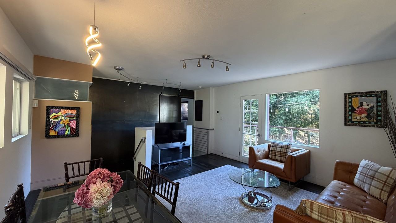 637 S Crescent Ct #NA - Photo 3 of 19