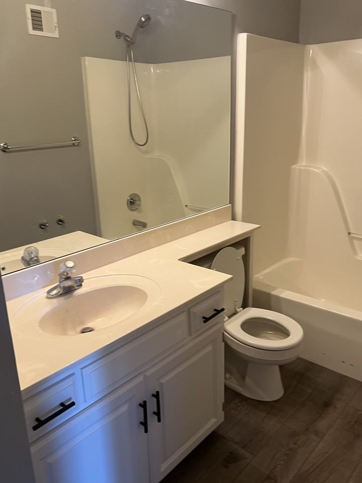 1423 Monterey Hill Dr #NA - Photo 2 of 33