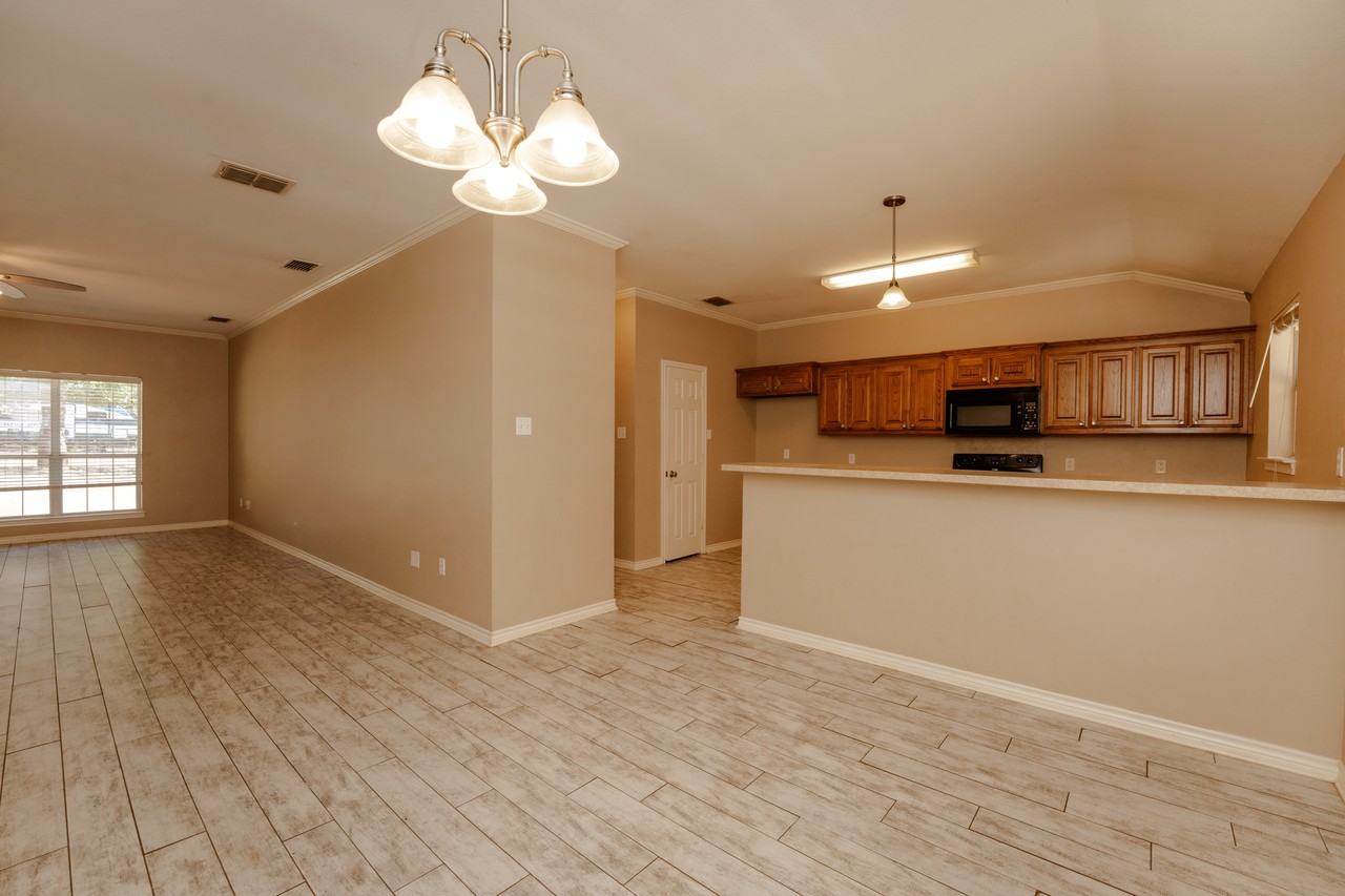Pleasant Oaks Dr #20691 - Photo 3 of 9