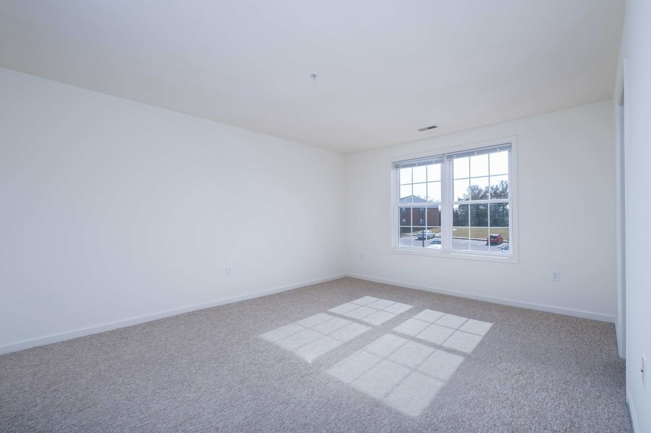 351 College Manor Ave - Photo 4 of 9