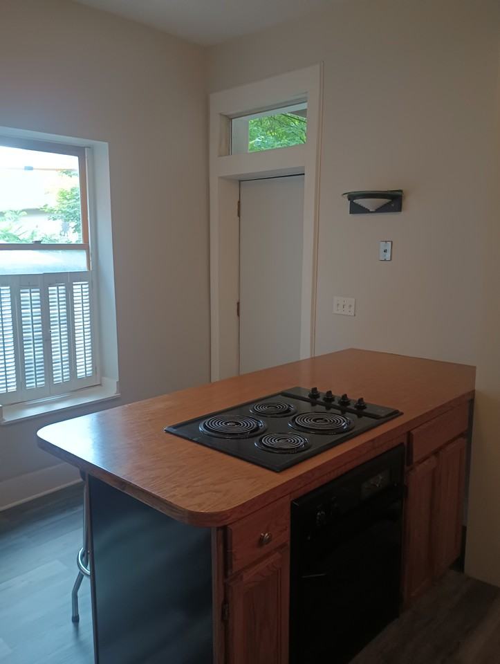 820 Kerr St #820 - Photo 5 of 36