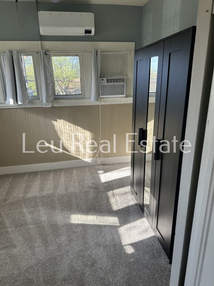 122 Grove St #4 - Photo 6 of 12