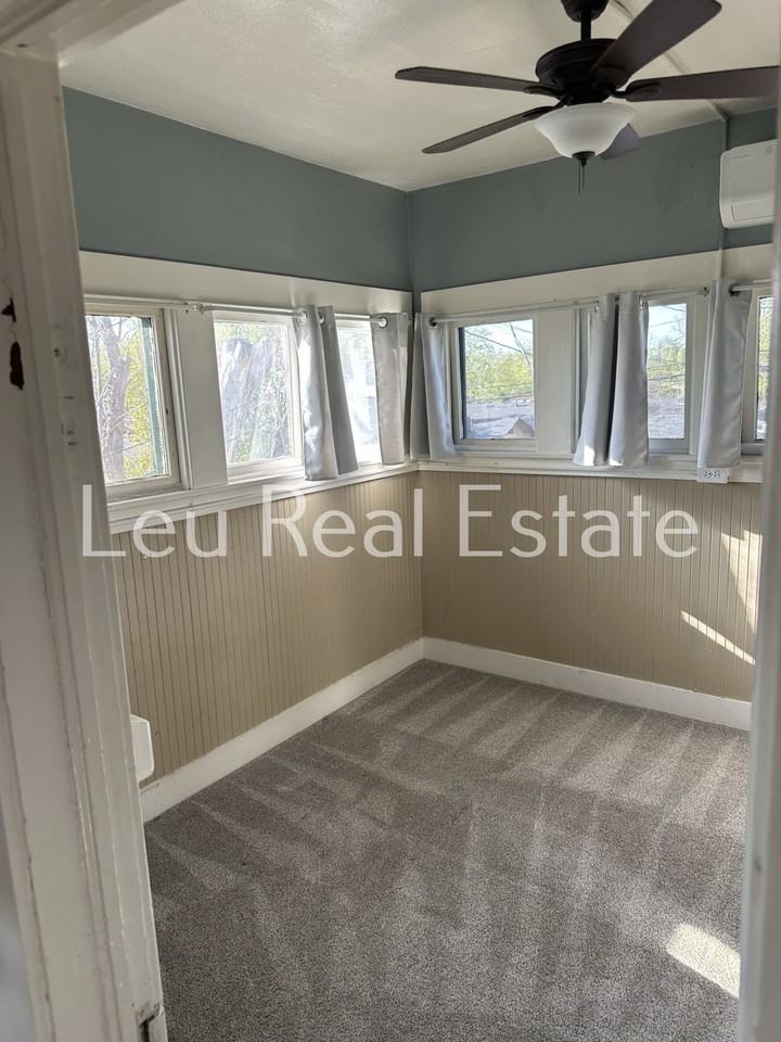 122 Grove St #4 - Photo 7 of 12