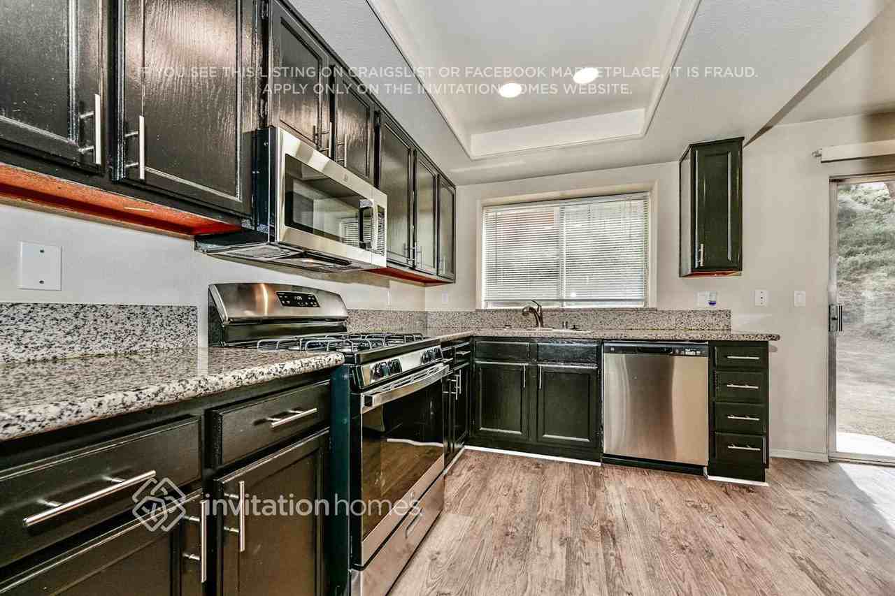 39201 Chalfont Ln - Photo 7 of 18