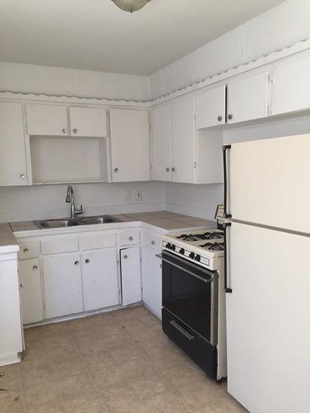 1330 Columbine St - Photo 2 of 8