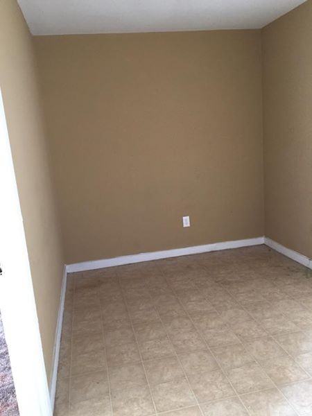 1330 Columbine St - Photo 3 of 8