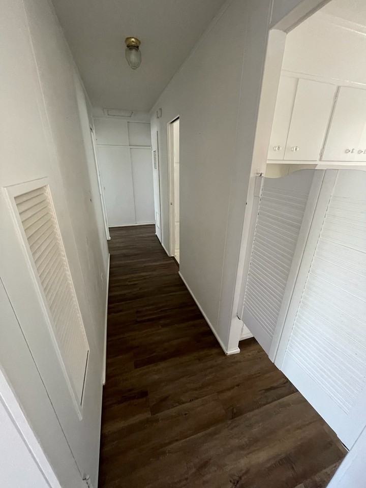 5024 Crockett St #1 - Photo 6 of 11
