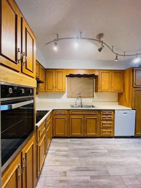 750 Ford St - Photo 5 of 16