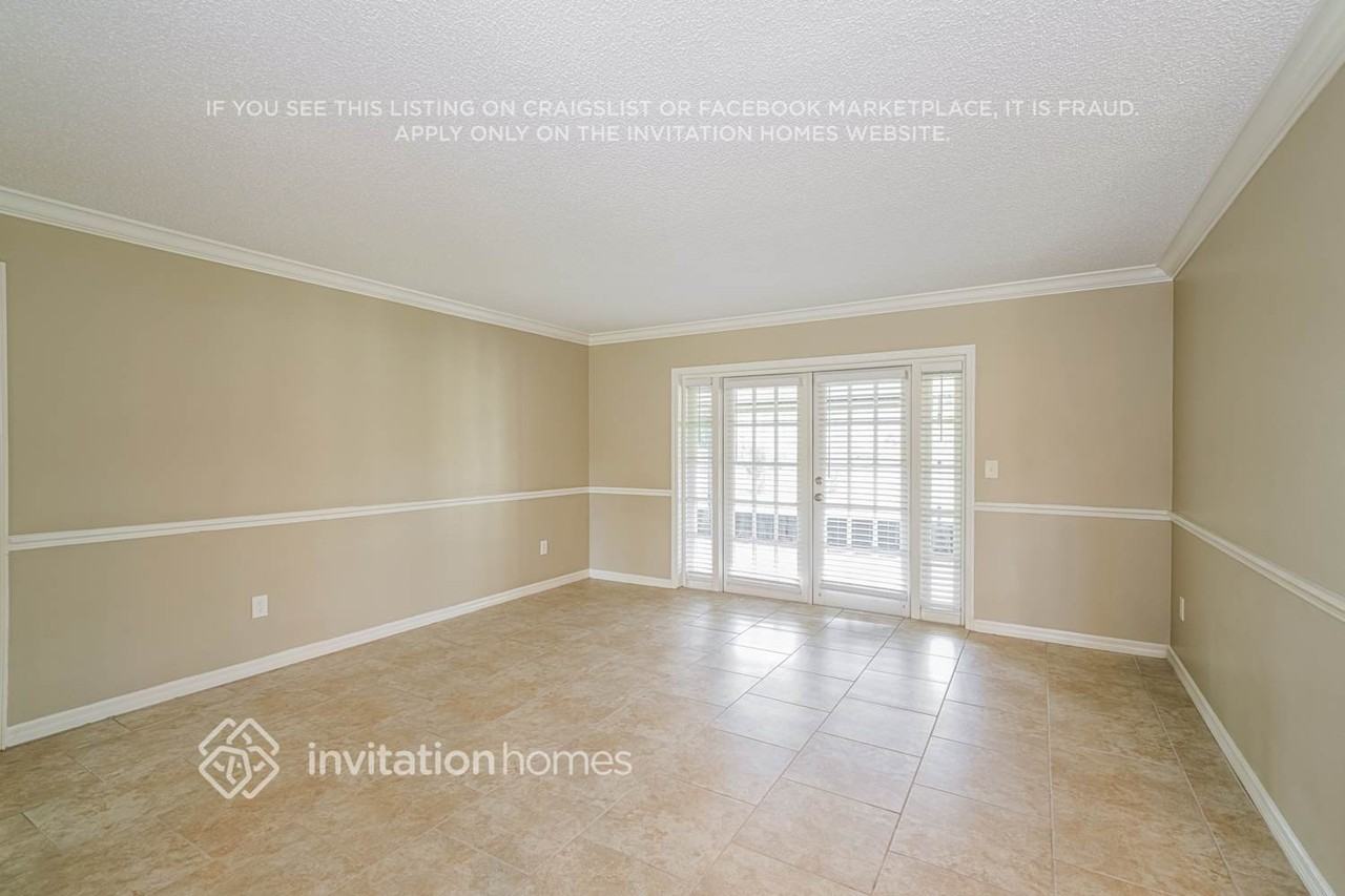 15101 Southfork Dr - Photo 3 of 17