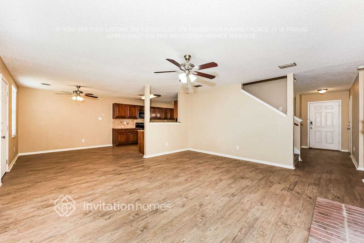 2028 Cap Rock Ln - Photo 5 of 18