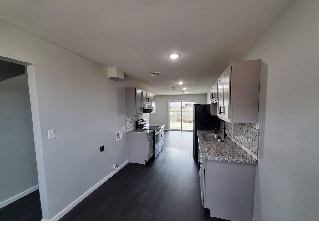 3610 Springlake Dr #107 - Photo 6 of 10
