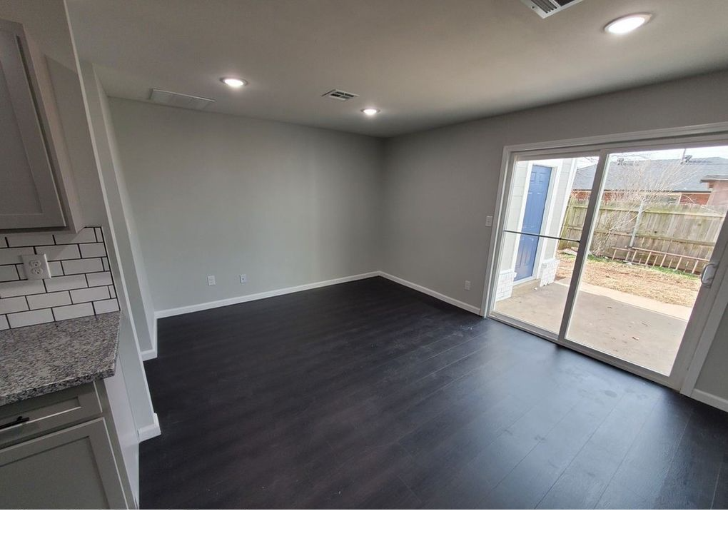 3610 Springlake Dr #107 - Photo 7 of 10