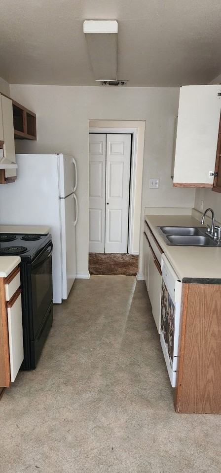 414 Se Railroad St #NA - Photo 5 of 18