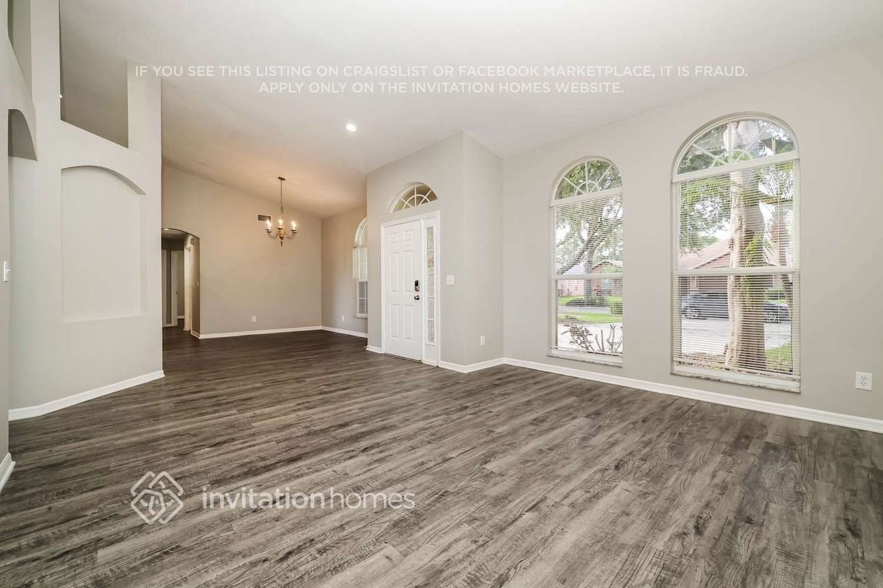 2822 Laurel Leaf Dr - Photo 4 of 17
