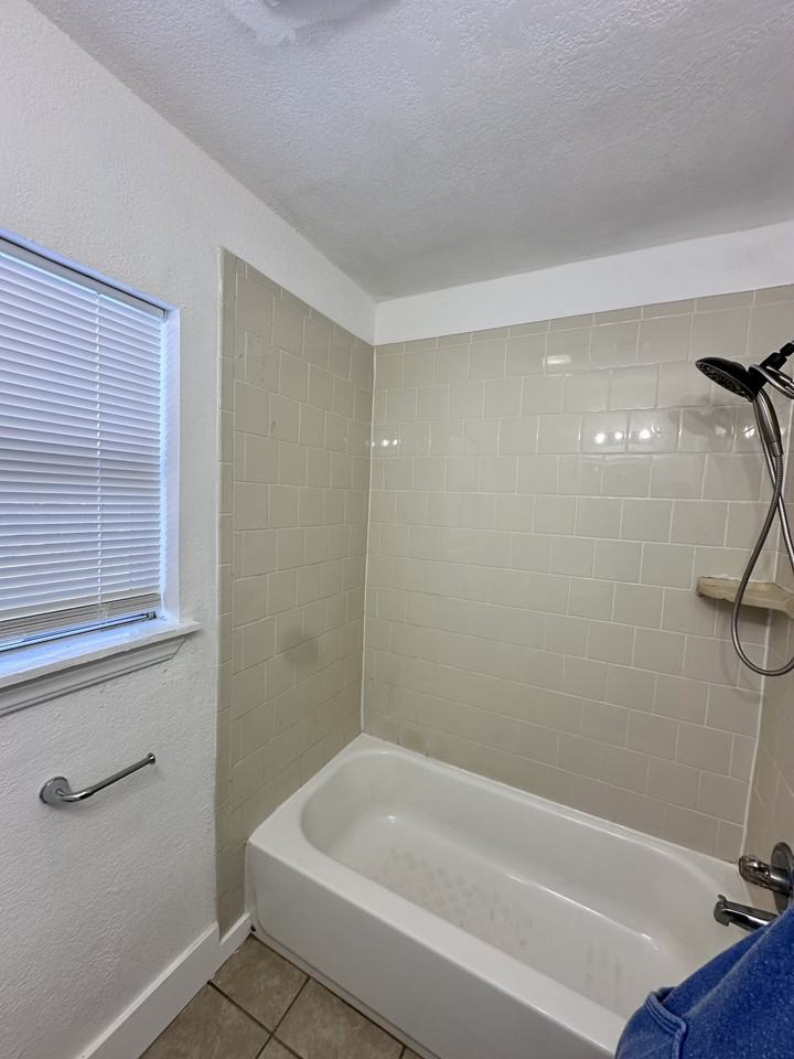 3029 Nw 26Th St - Photo 3 of 11