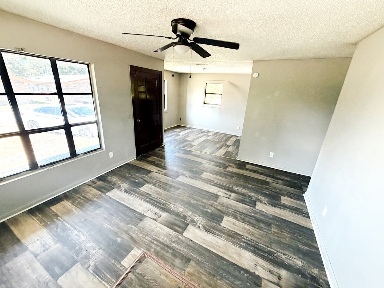 1100 Ash St - Photo 2 of 17