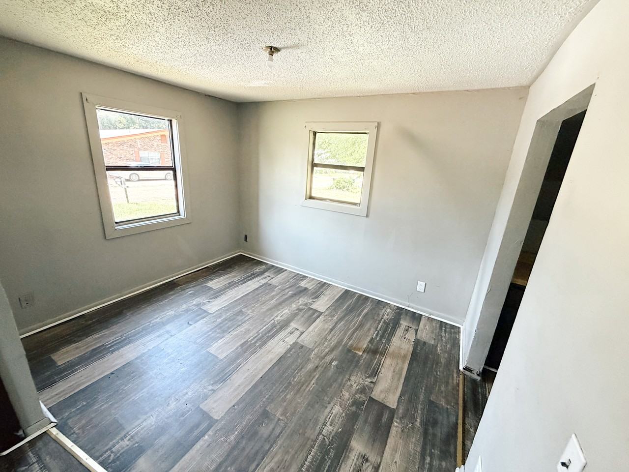 1100 Ash St - Photo 5 of 17