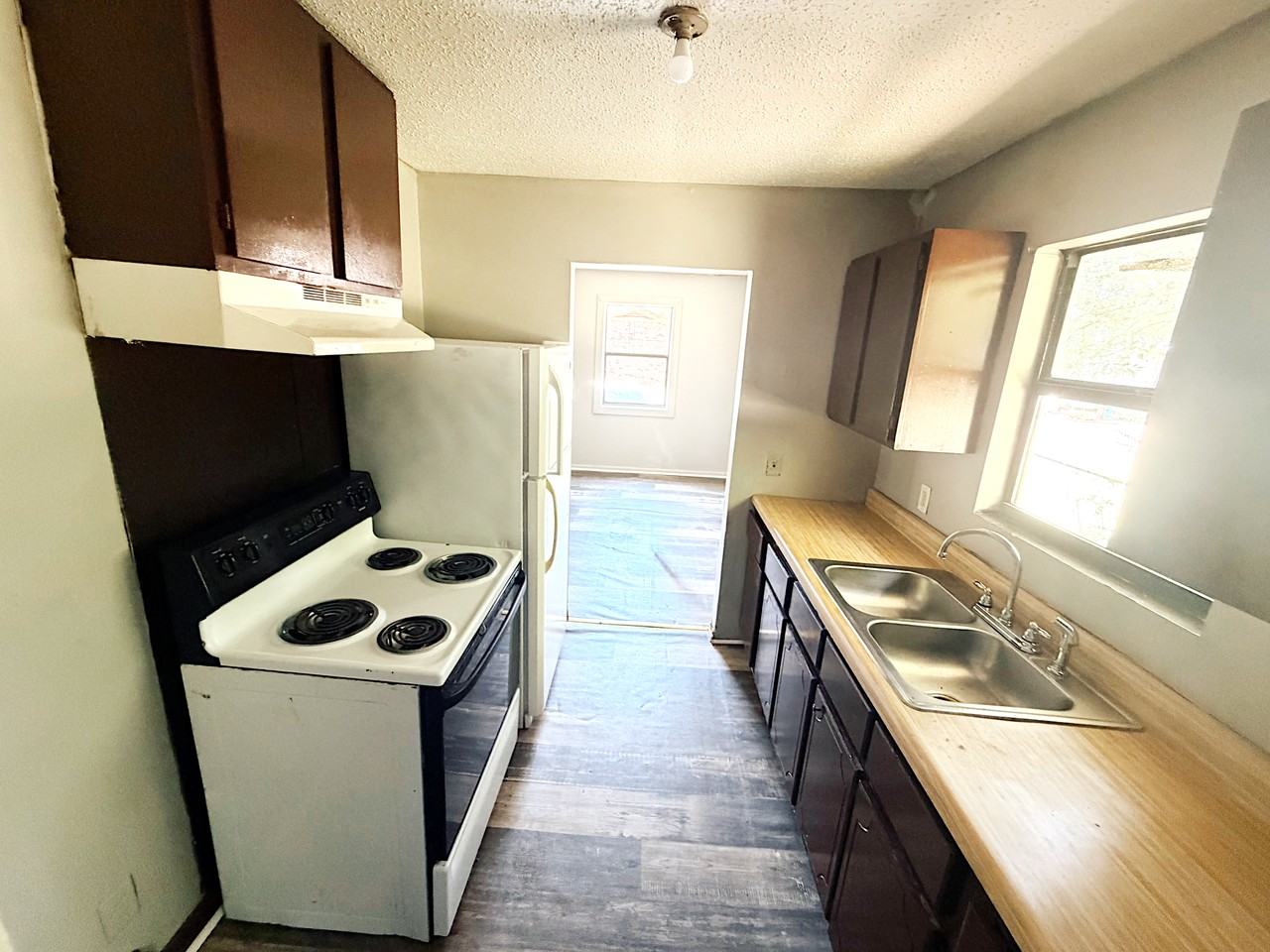 1100 Ash St - Photo 7 of 17