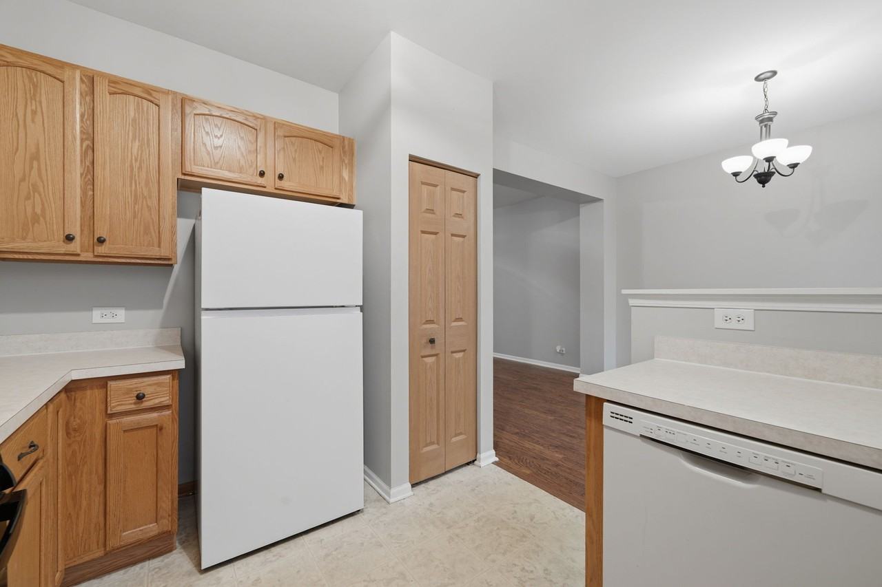 1464 Cambria Dr - Photo 5 of 25