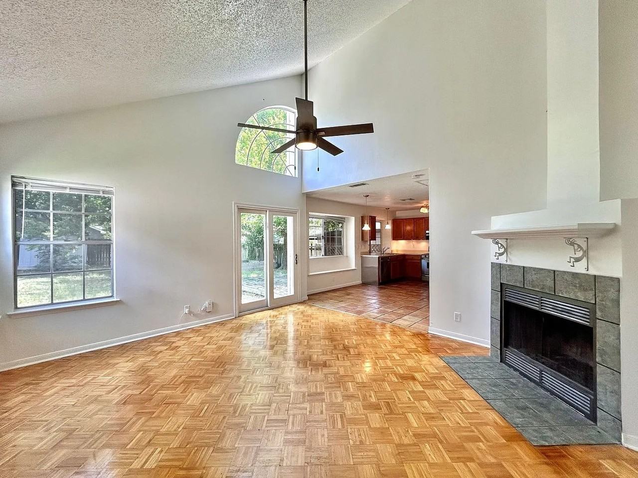 806 Minturn Ln - Photo 5 of 19
